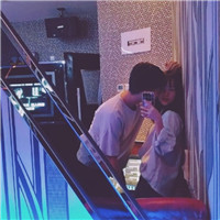 吻在一起的情侣头像真人(16张)