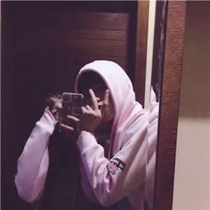 情侣头像接吻一对两张亲密(精选18张)