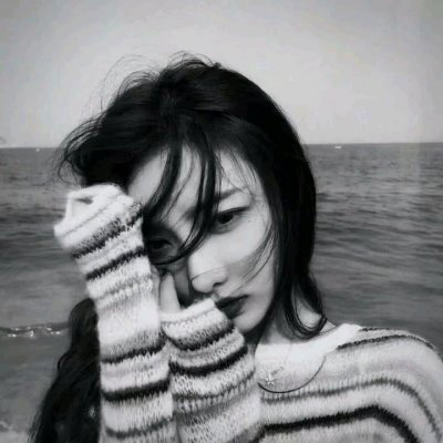 黑白御姐头像气质动漫(16张)