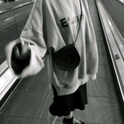 黑白御姐头像气质动漫(16张)