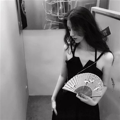 黑白御姐范的头像高清(精选22张)