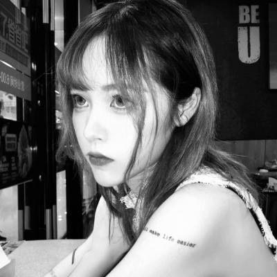 女头霸气御姐黑白(精选18张)