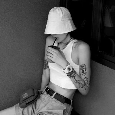 女头霸气御姐黑白(精选18张)