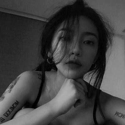 女头霸气御姐黑白(精选18张)