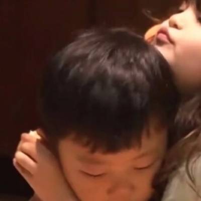 微信情侣头像可爱小孩一对(精选24张)