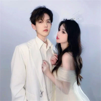 高冷宠溺的情侣头像(18张)