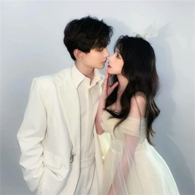高冷宠溺的情侣头像(18张)