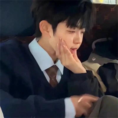 高级感不俗气的情侣头像(精选22张)