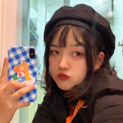 好看的戴帽子女头像(精选22张)