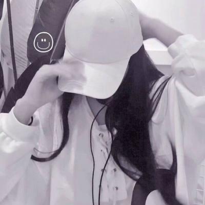 好看的戴帽子女头像(精选22张)