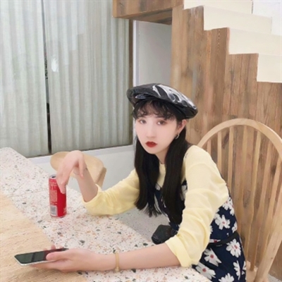 好看的戴帽子女头像(精选22张)