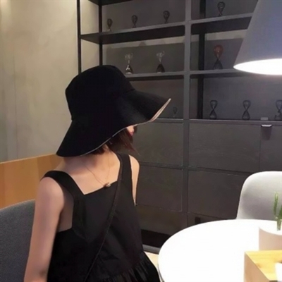 好看的戴帽子女头像(精选22张)