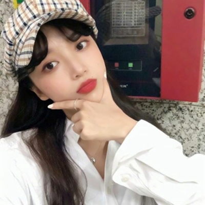 好看的戴帽子女头像(精选22张)