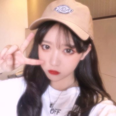 好看的戴帽子女头像(精选22张)