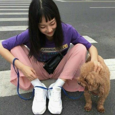 美女抱着宠物的图片头像大全(精选24张)