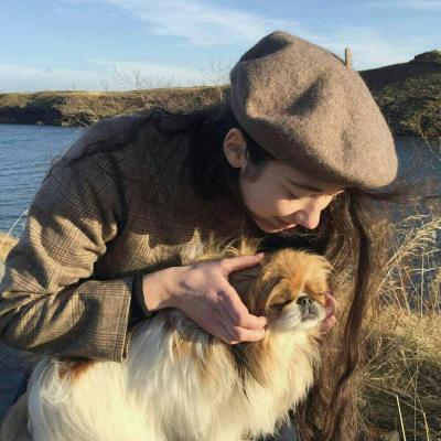 美女抱着宠物的图片头像大全(精选24张)