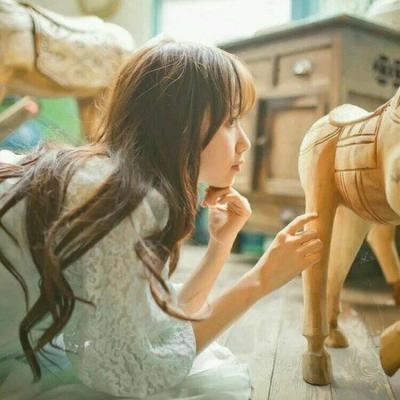 高清清新淡雅的女生图片头像大全(精选18张)