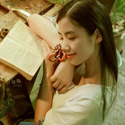 高清清新淡雅的女生图片头像大全(精选18张)