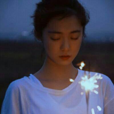 高清清新淡雅的女生图片头像大全(精选18张)