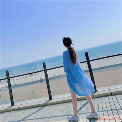 微信海边女生头像(精选22张)
