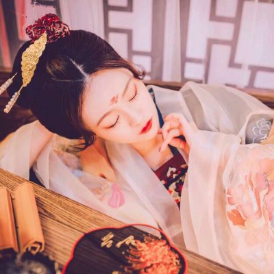 古风唯美真人女子头像(精选22张)