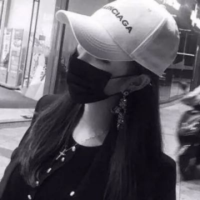 伤感黑白色头像(精选20张)