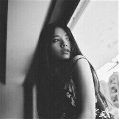 伤感黑白色头像(精选20张)