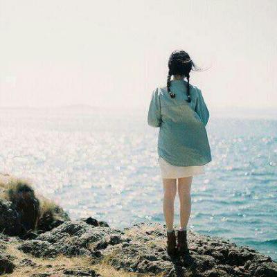 微信美女海边背影头像(16张)