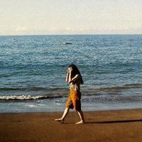 微信美女海边背影头像(16张)