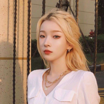 网红美女图片微信头像大全(精选24张)