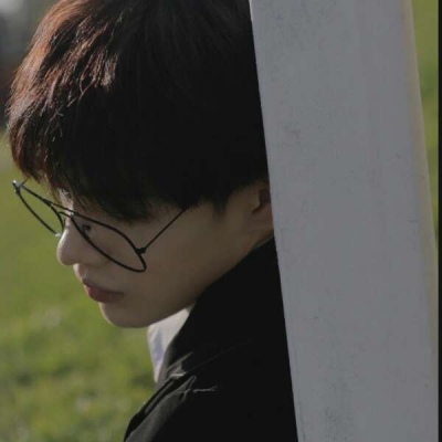 高冷成熟一点微信头像(精选24张)