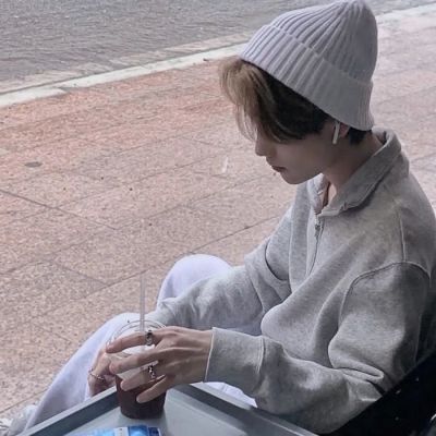 高冷成熟一点微信头像(精选24张)