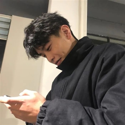 微信高冷男神图片头像大全(精选16张)