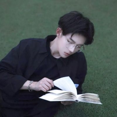 超火绿色头像女生头像(34张)