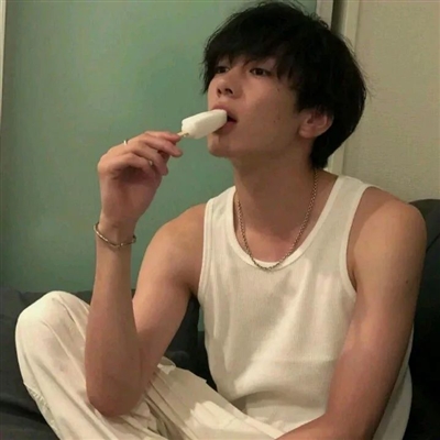 超火绿色头像女生头像(34张)