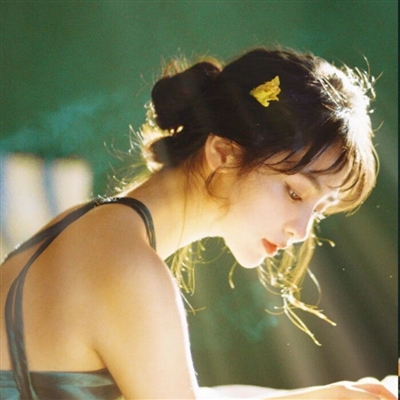 超火绿色头像女生头像(34张)