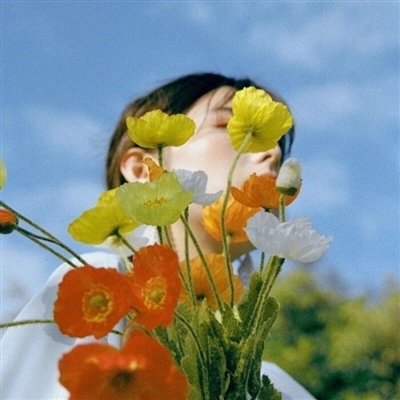 超火绿色头像女生头像(34张)