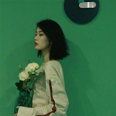 超火绿色头像女生头像(34张)