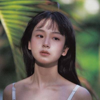 超火绿色头像女生头像(34张)