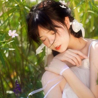 超火绿色头像女生头像(34张)