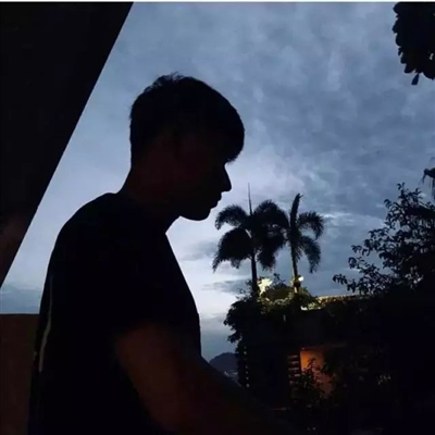 最近比较火的情侣头像(22张)