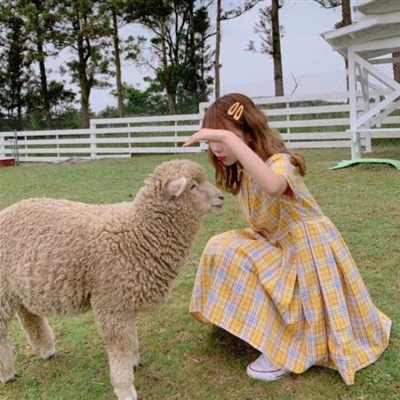 最热门绿色系女生头像(精选20张)