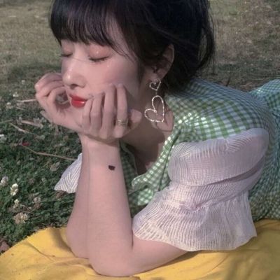 最热门绿色系女生头像(精选20张)