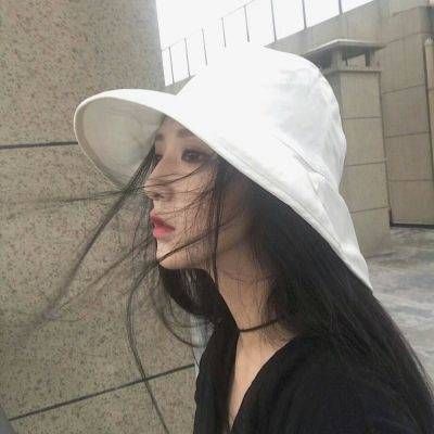 忧伤的女生头像(精选28张)