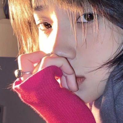 忧伤的女生头像(精选28张)