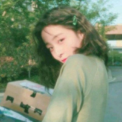 忧伤的女生头像(精选28张)