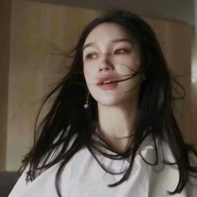 忧伤的女生头像(精选28张)