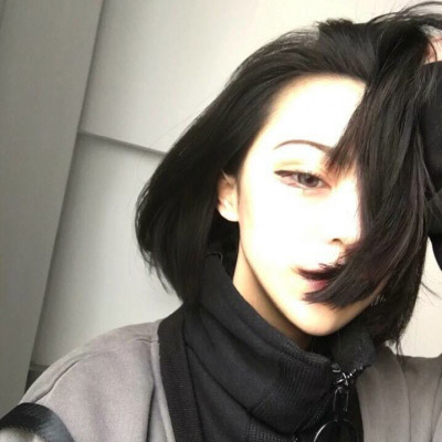 最新优质御姐女头像(28张)