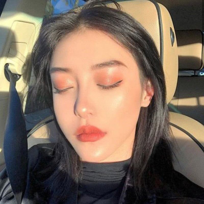 最新优质御姐女头像(28张)