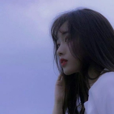 高清好看的意境伤感头像女生图片(28张)